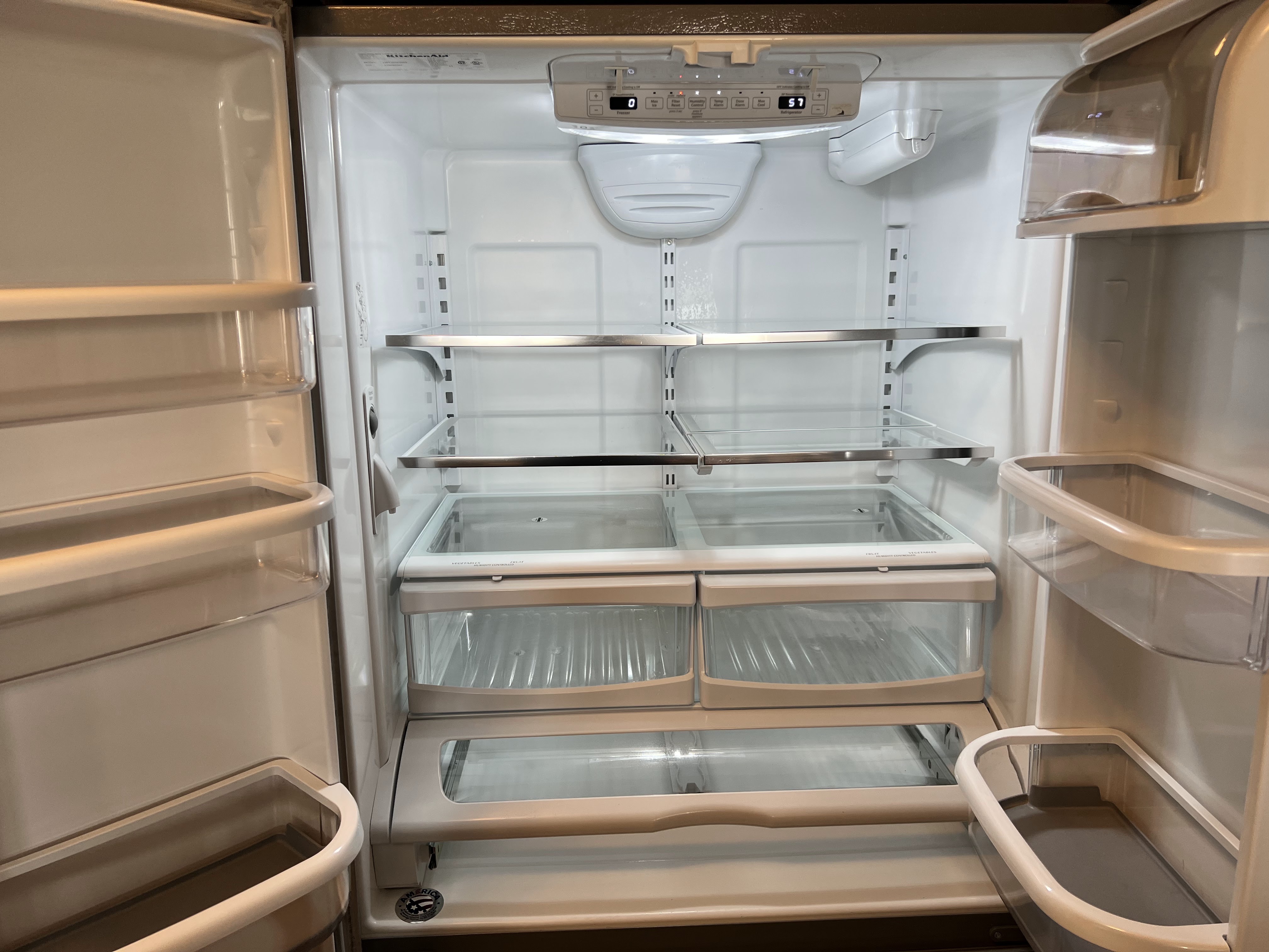 Fridge cleaing